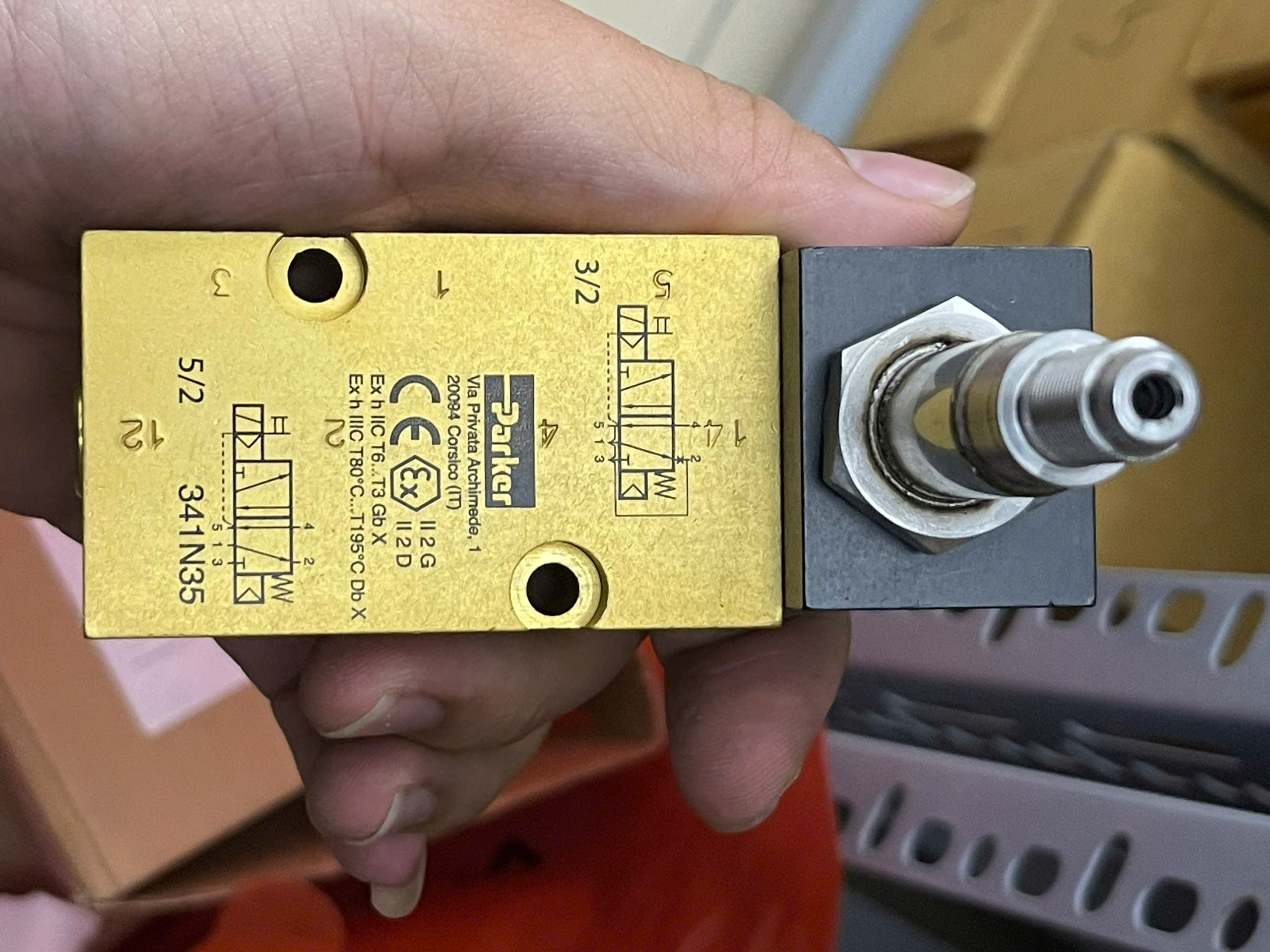 Parker 341N35 ATEX Pneumatic Directional Control Valve | Van Điều Khiển Khí Nén